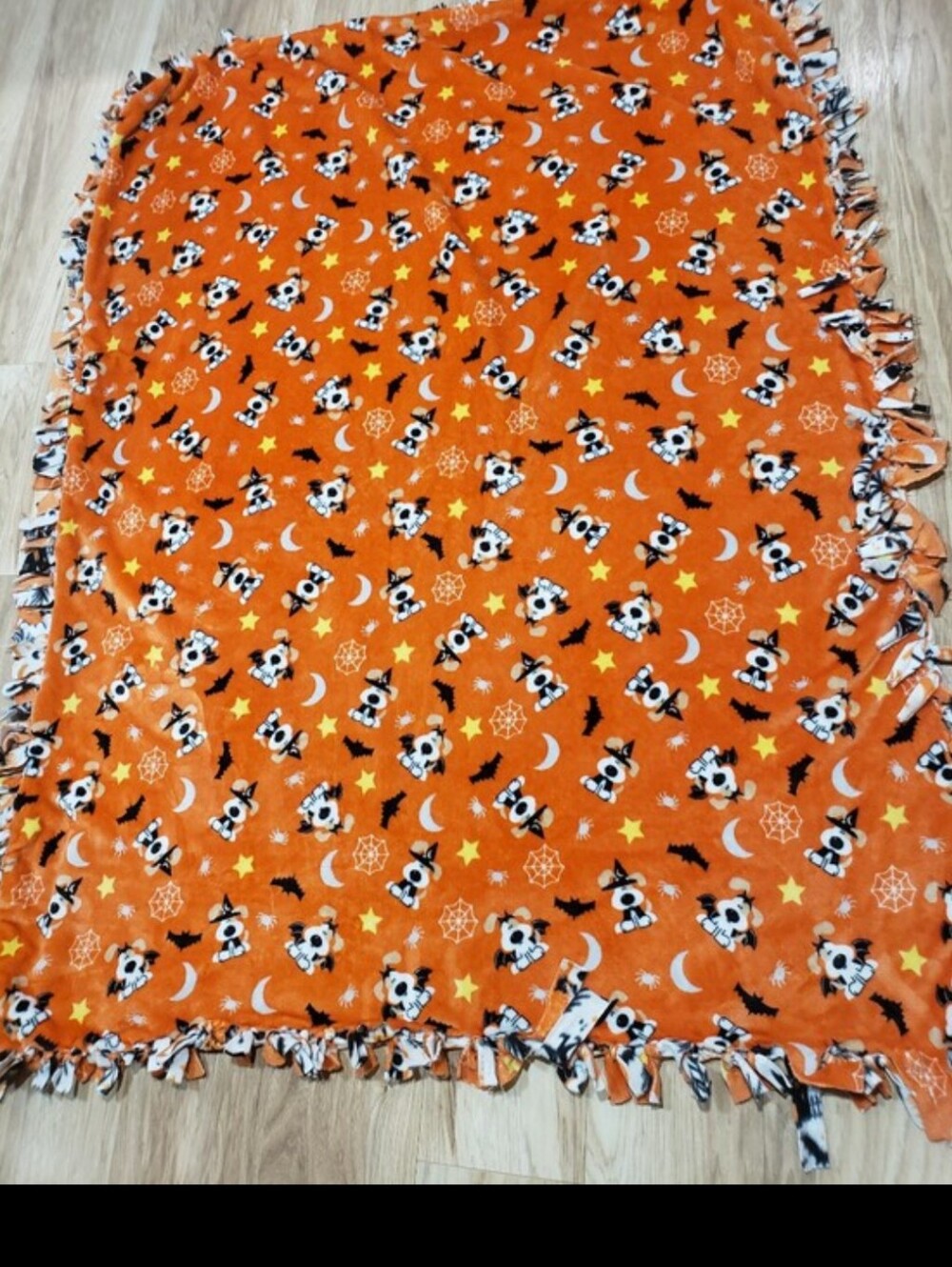 Handmade New Condition No-sew Tie/fleece Doublesided Halloween Puppy Blanket